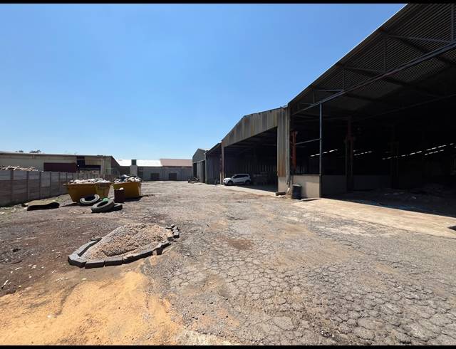 9,300M² WAREHOUSE FOR SALE IN VULCANIA